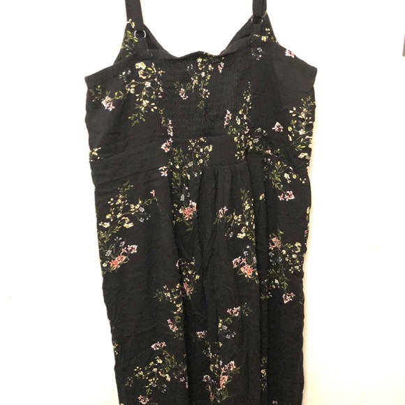 Torrid Black floral romper jumpsuit size 1 - Picture 2 of 4